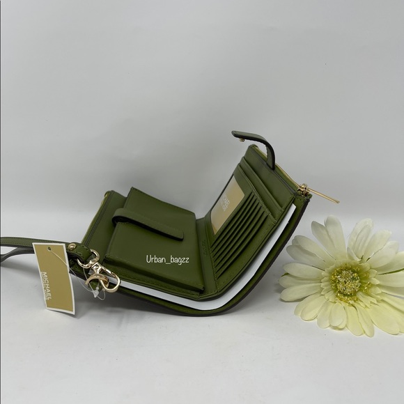 Michael Kors Hope Medium Messenger and Wallet - Picture 10 of 15